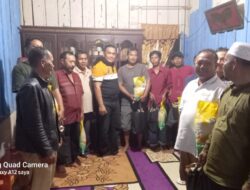 Haris Yani Tambunan DPRD Kabupaten Tapanuli Selatan Memberikan Bantuan Kepada Masyarakat Korban Banjir
