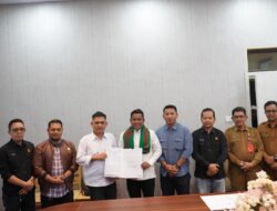 Bupati H. Zukri SE, KPU, dan Bawaslu Pelalawan Tandatangani Dana Hibah Pilkada