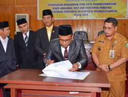 Pj Walikota Padangsidimpuan Hadiri Rapat Paripurna DPRD