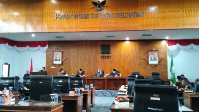 Paripurna DPRD, Bupati Kaur H.Lismidianto,SH,MH Sampaikan Nota Keuangan