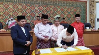 DPRD Kabupaten Pelalawan Teken Nota Kesepakatan KUA-PPAS 2023: APBD Naik Rp317 Miliar