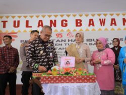 Peringatan Hari Ibu di Kabupaten Tulang Bawang: Fashion Show Kebaya Maduaro Meriahkan Acara