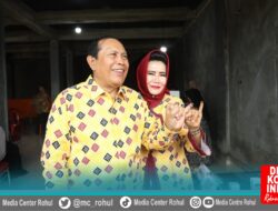 Nyoblos di TPS 20 Desa pematang Berangan H. Sukiman dan Istri Gunakan Hak Pilih