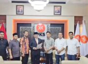 Pasangan Afrizal Sintong – Setiawan Resmi Terima SK dari DPP PKS Sebagai Bacalon Bupati dan Wakil Bupati Rohil