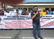 Irsn Nst ,Mantan Walikota Mangkir Panggilan jaksa,Ratusan Massa Datangi  Kejaksaan Dukung Kajari  Tangkap Dan Adili Aktor  Intelektual Koruptor Di Kota PSP