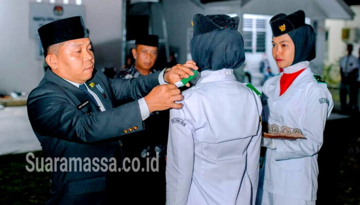 Sambut HUT RI Camat Panai Hulu Kukuhkan Pasukan Pengkibar Bendera.