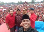 Ribuan Pendukung Zukri-Tamrin Padati Apel Satgas Meski Diguyur Hujan