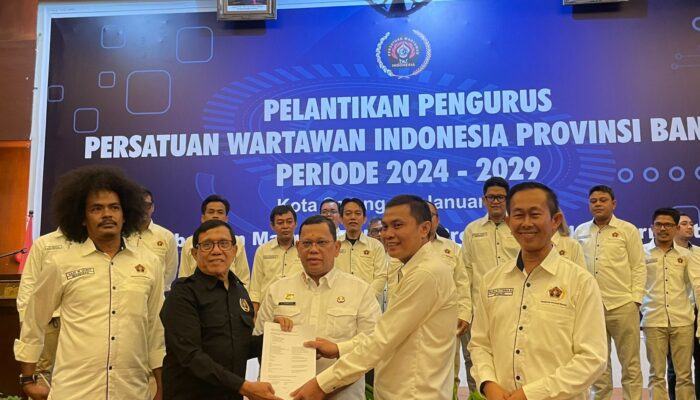 Pengurus PWI Banten Resmi Dilantik, Hendry: Kembalikan Marwah Organisasi Pers yang Profesional