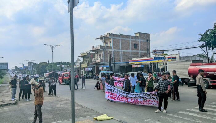 Mahasiswa Gerduk Polda Sumut, Minta Copot Kapolres Madina