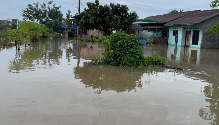 Warga Dusun V A. Kadir Keluhkan Banjir Berulang, Harapkan Perhatian Pemerintah Desa Tandem Hulu 2