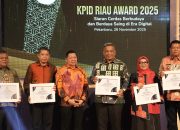 Rohul Buktikan Kiprah di Dunia Penyiaran, Bupati Anton Terima Dua Penghargaan KPID