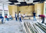 Kerja Cepat, Camat Kaur Utara Ajak Staf Jumat Bersih