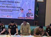 Pemkab Pelalawan Teken MoU Penerapan Pidana Kerja Sosial Bersama Kejati Riau