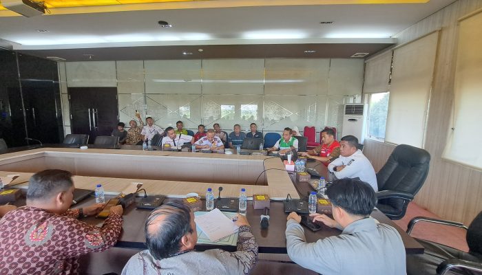 Pimpin Rapat Terkait Kelangkaan BBM Subsidi, ini kata Bupati Zukri
