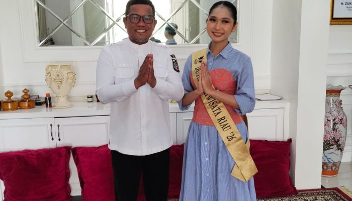 BUPATI PELALAWAN H. ZUKRI BERIKAN DUKUNGAN PENUH & DOA RESTU UNTUK WAHYU TRINANDA PUTERI DI GRAND FINAL DUTA PARIWISATA RIAU 2026