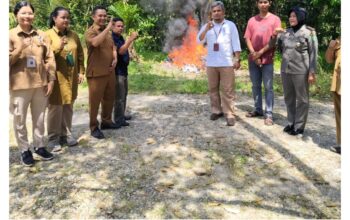 BPOM Pekanbaru Sita Ribuan Kosmetik Ilegal di Rokan Hulu, Lebih dari 40 Merek Dimusnahkan di Tempat