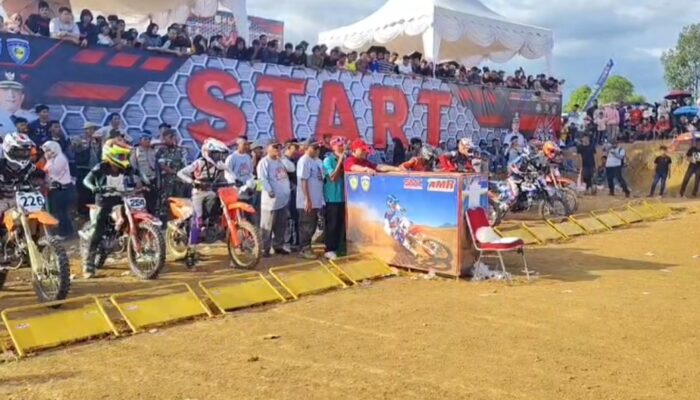 Sirkuit Kubu Manggis Bergemuruh, BMN Motocross dan Grasstrack Rohul 2026 Sedot Ribuan Penonton