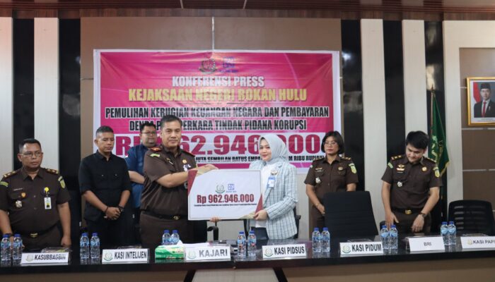 Kejari Rohul Sita 22 Aset dan Pulihkan Rp962 Juta Kerugian Negara dalam Korupsi Dana BOS SMAN 1 Ujung Batu