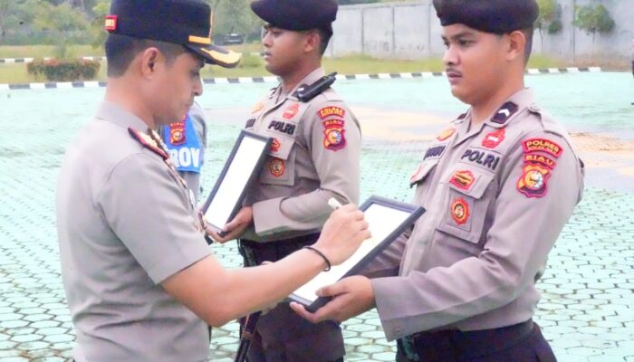 Polres Rokan Hulu Pecat Dua Anggota Secara Tidak Hormat, Kapolres: Pelanggaran Berat Tak Bisa Ditoleransi