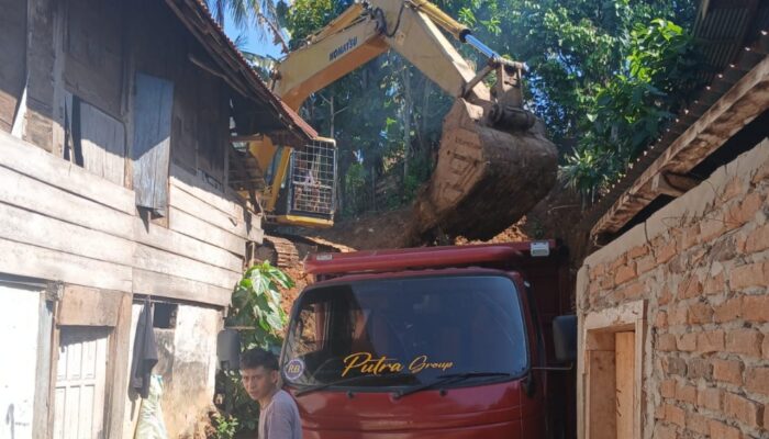 Pembukaan Badan Jalan Lingkungan  Desa Penandingan Tahun 2025
