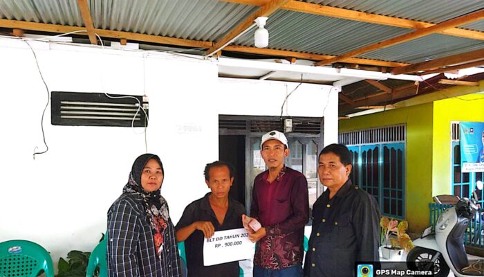 BLT-DD Triwulan lV Tahun 2025 Disalurkan Kepada Tiga KPM Oleh Pemdes Penandingan