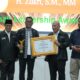 Mengabdi dengan Amanah, Bupati Zukri Raih Penghargaan Amanah Leadership dari JMSI Riau