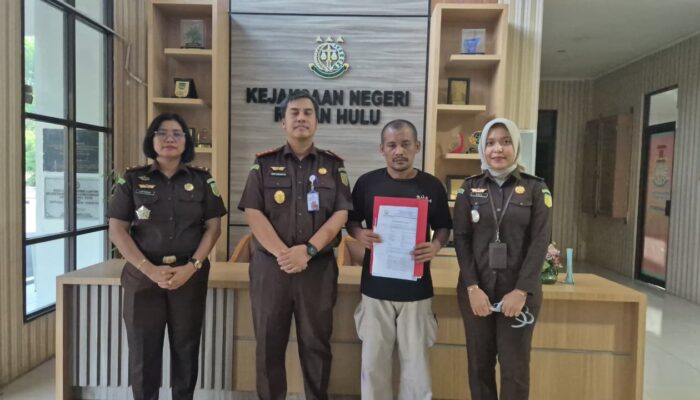 Kejari Rokan Hulu Hentikan Penuntutan Dua Perkara Lewat Restorative Justice, Tersangka Resmi Dibebaskan