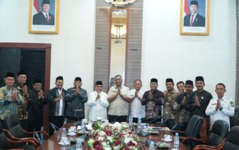 Tak Ingin Sekadar Seremoni, Bupati Anton Minta Penabalan Setia Amanah Berlandaskan Tata Adat yang Kuat