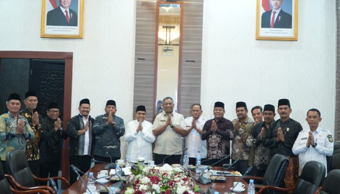 Tak Ingin Sekadar Seremoni, Bupati Anton Minta Penabalan Setia Amanah Berlandaskan Tata Adat yang Kuat