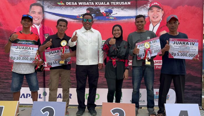 Bupati Pelalawan secara resmi tutup kejuaraan Ketinting Boat Racing 2026, Jum Stepano Sabet Tiga Gelar Juara