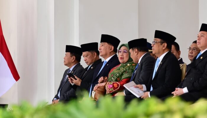 Mendagri Tito Hadiri Upacara Prasetya Perwira TNI-Polri di Istana Merdeka
