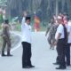 Bupati Pelalawan Tinjau Pengaspalan Jalan CSR PT. Arara Abadi di Desa Batang Kulim