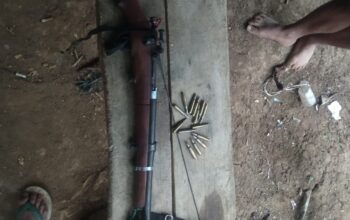 Warga Serahkan Senpi Rakitan dan 14 Butir Amunisi Secara Sukarela ke Polres Kaur