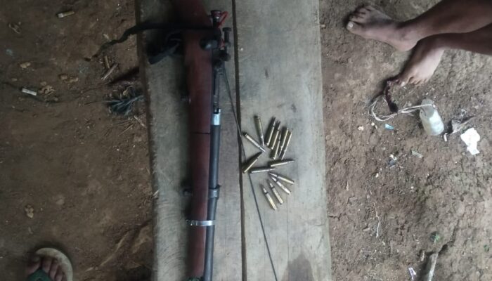 Warga Serahkan Senpi Rakitan dan 14 Butir Amunisi Secara Sukarela ke Polres Kaur