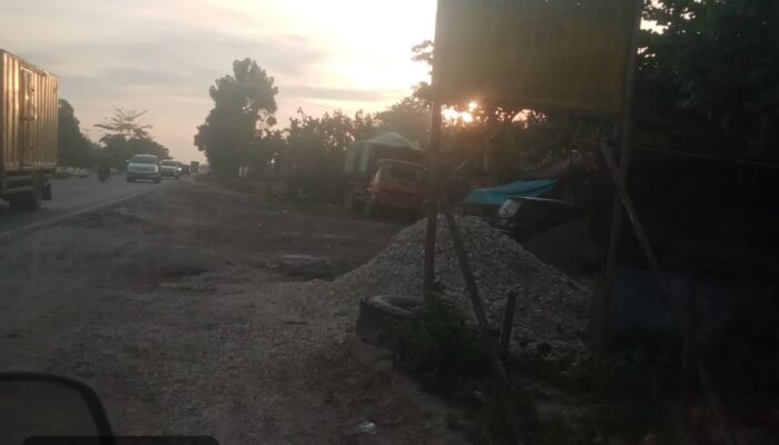 Legalitas Usaha Bongkar Muat Cangkang Sawit di Kubang Dipertanyakan, Awak Media Masih Telusuri Perizinan