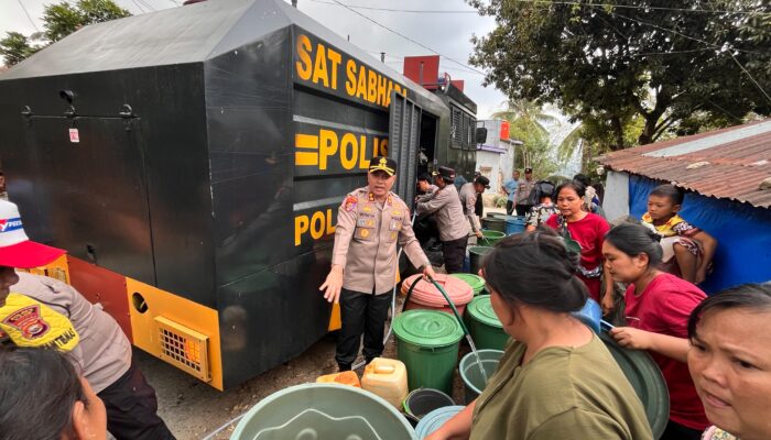 Mobil AWC Polres Kaur Beralih Fungsi Jadi Mobil Suplai Air Bersih, Kapolres Pimpin Langsung Bantu Warga Terdampak Kekeringan