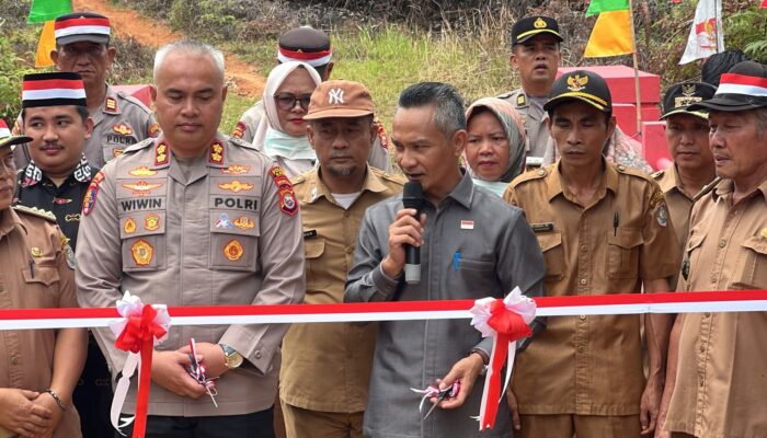 Kapolres Kaur Resmikan Jembatan Merah Putih Presisi di Desa Gunung Kaya, Perkuat Akses dan Aktivitas Masyarakat