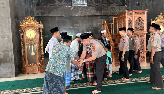 Polres Kaur Gelar Jumat Keliling, Kapolres Ajak Masyarakat Bersama Jaga Kamtibmas